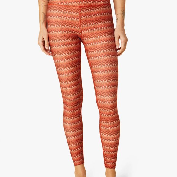 Beyond Yoga Paprika Chevron Endurance Light High Waisted Midi Legging - Picture 2 of 3